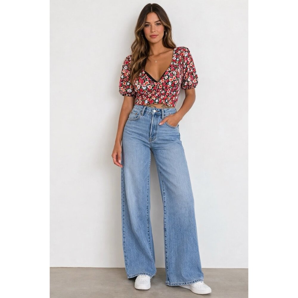 ASTR The Label Crop Top Floral Puff Sleeve Spring Sweetheart Neckline Medium E